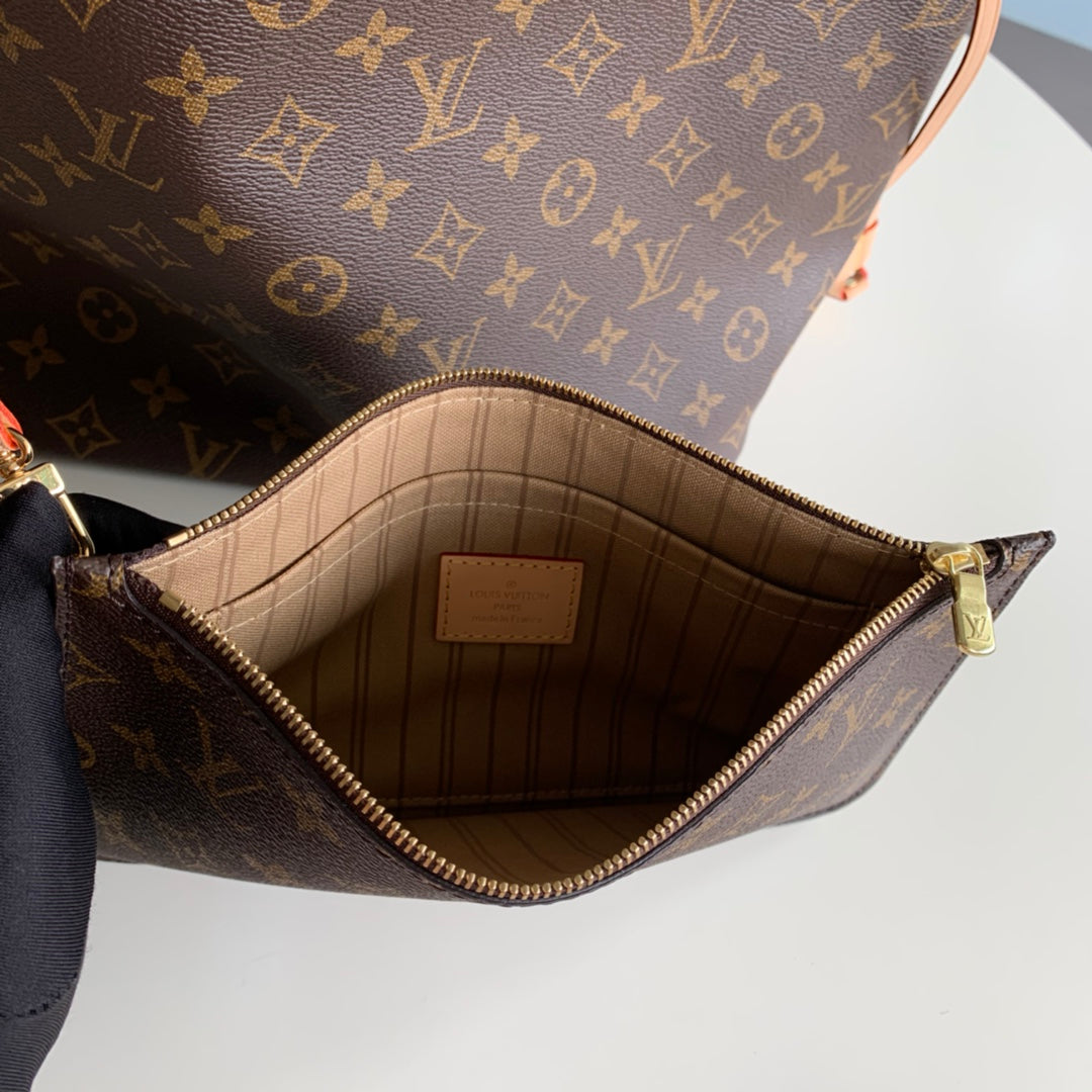 M40995 Neverfull MM Shoulder tote bag  Monogram Apricot inside