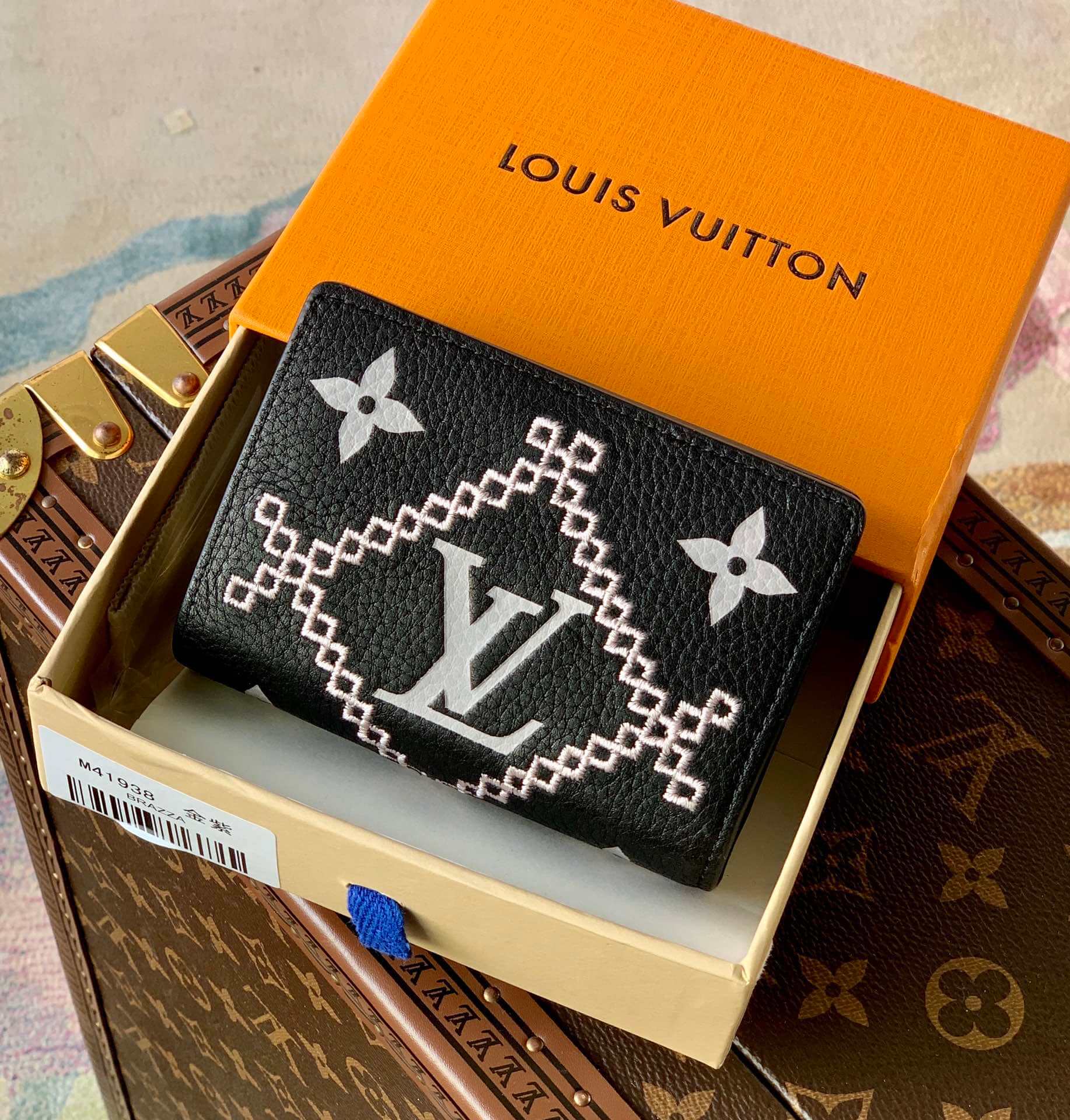 black louis vuitton wallets