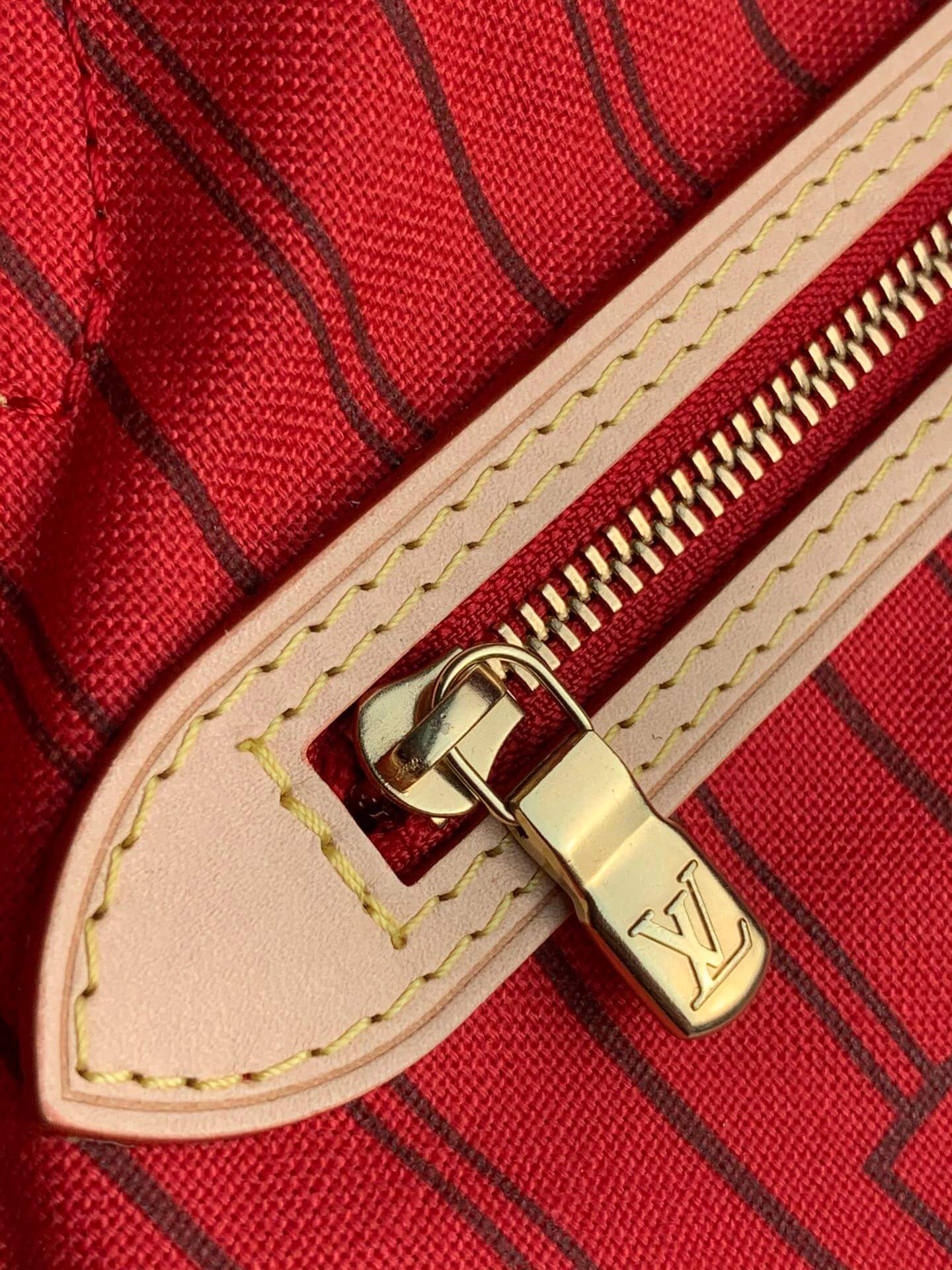 M41245 Neverfull PM Monogram Canvas Red inside subaxillary bag Handbag