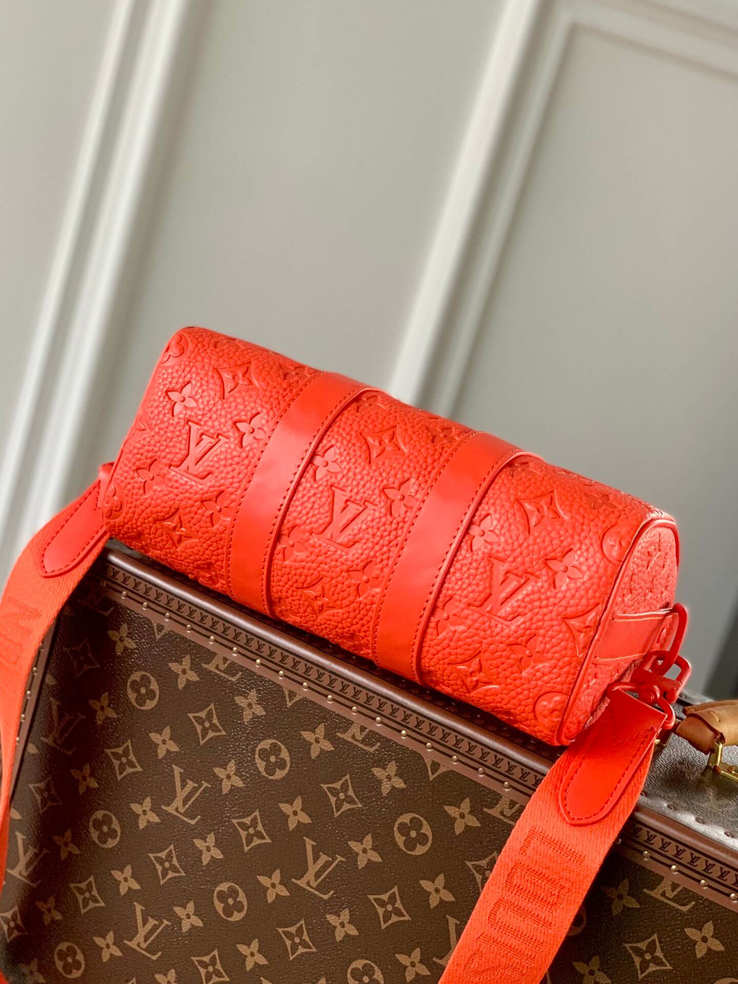 M20900 KEEPALL BANDOULIÈRE 25 Embossing red