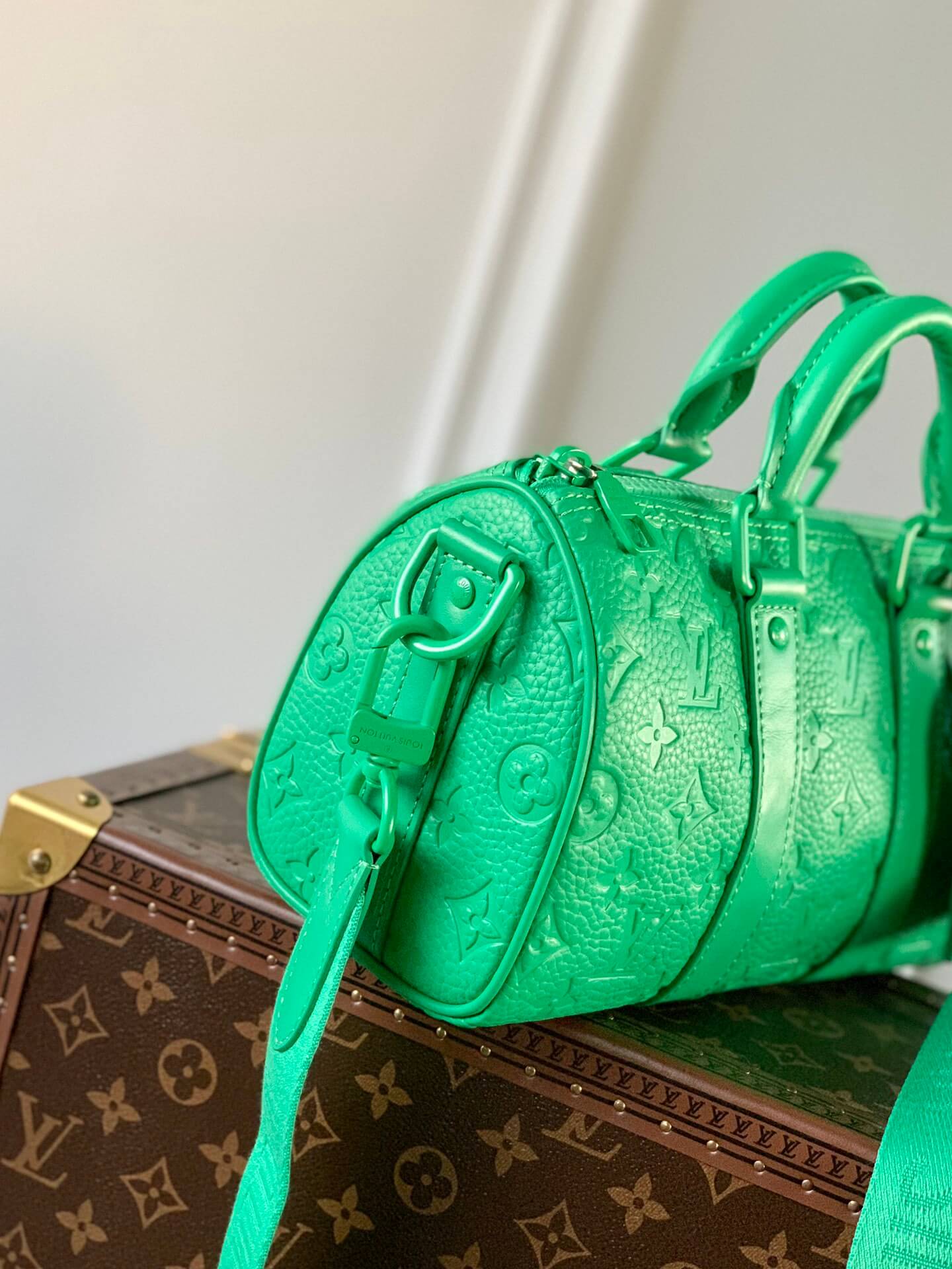 M20900 KEEPALL BANDOULIÈRE 25 green Embossing