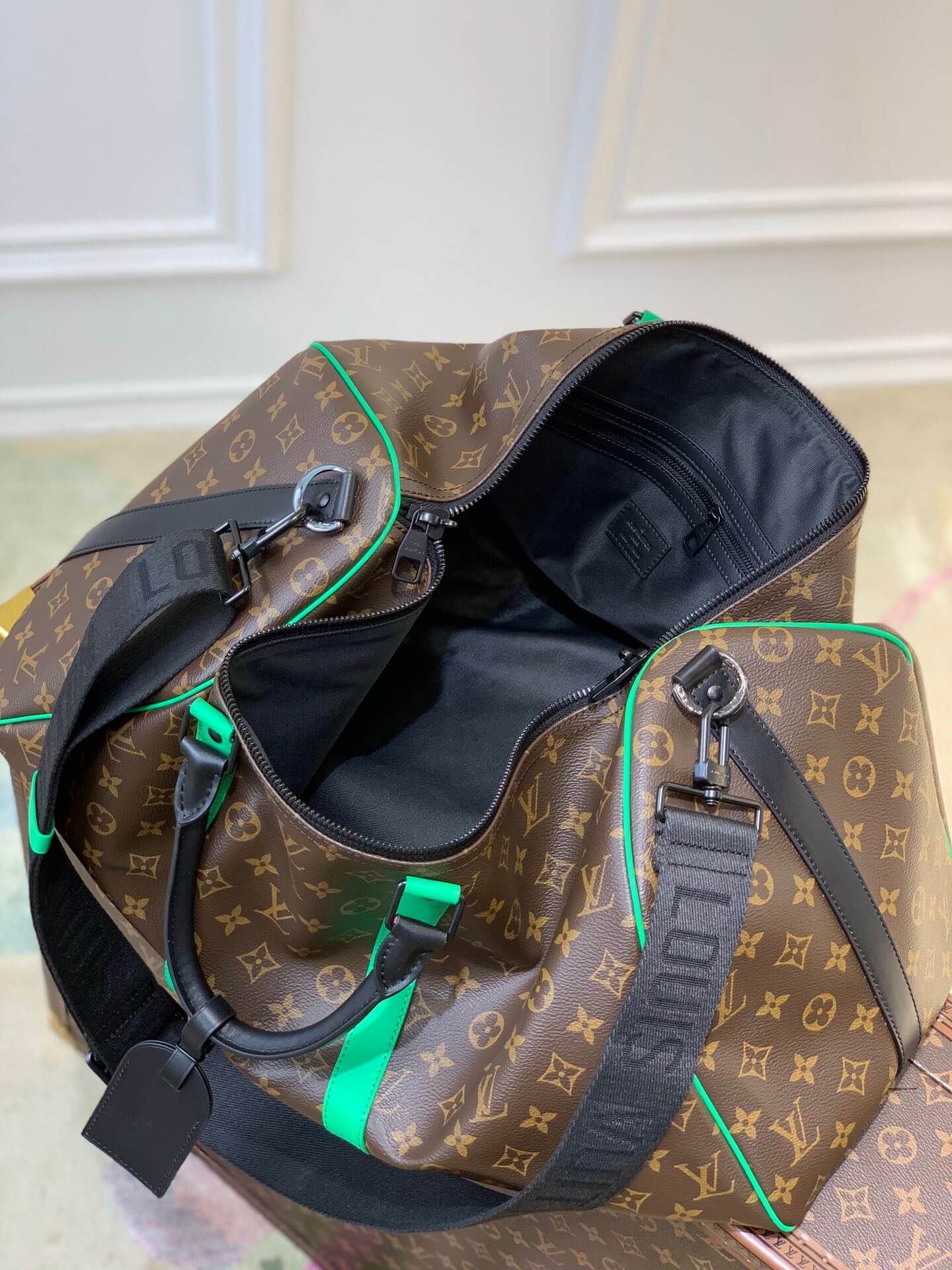 M46259 KEEPALL BANDOULIÈRE 50 green Men's bag Travel bag