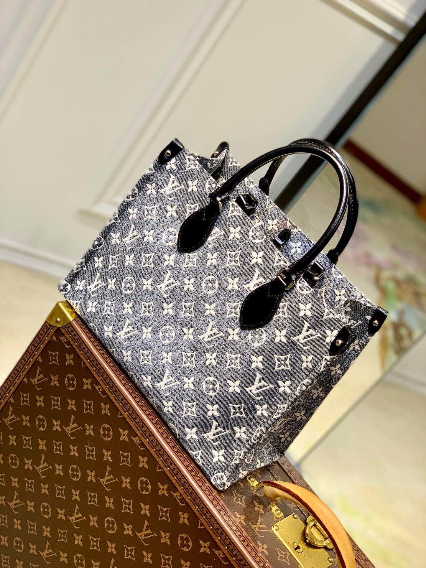 M46448 OnTheGo Cruise MM Monogram 35cm grey