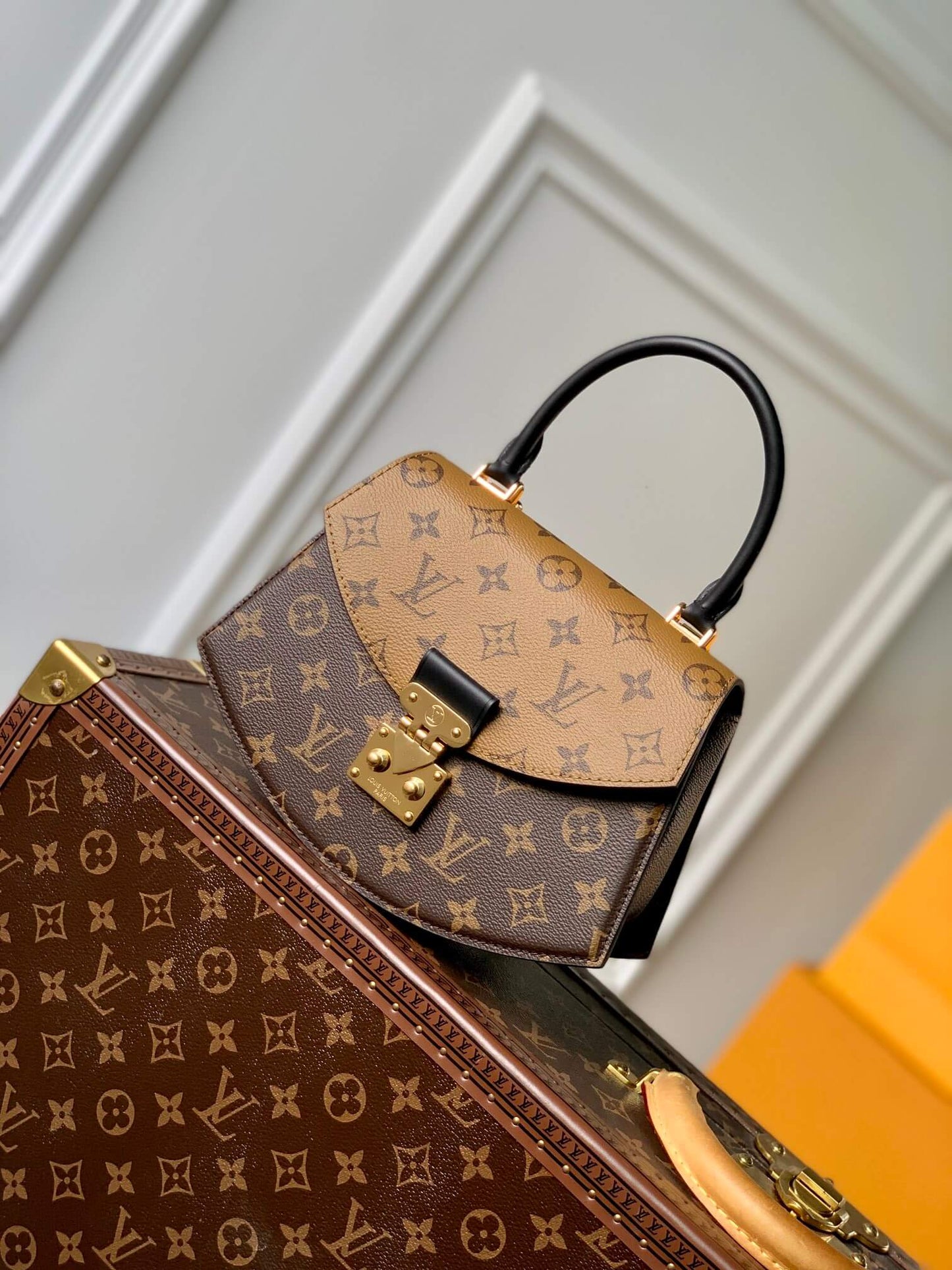 M46548 Tilsitt Handbag 23.5cm Monogram and Monogram Reverse coated canvas