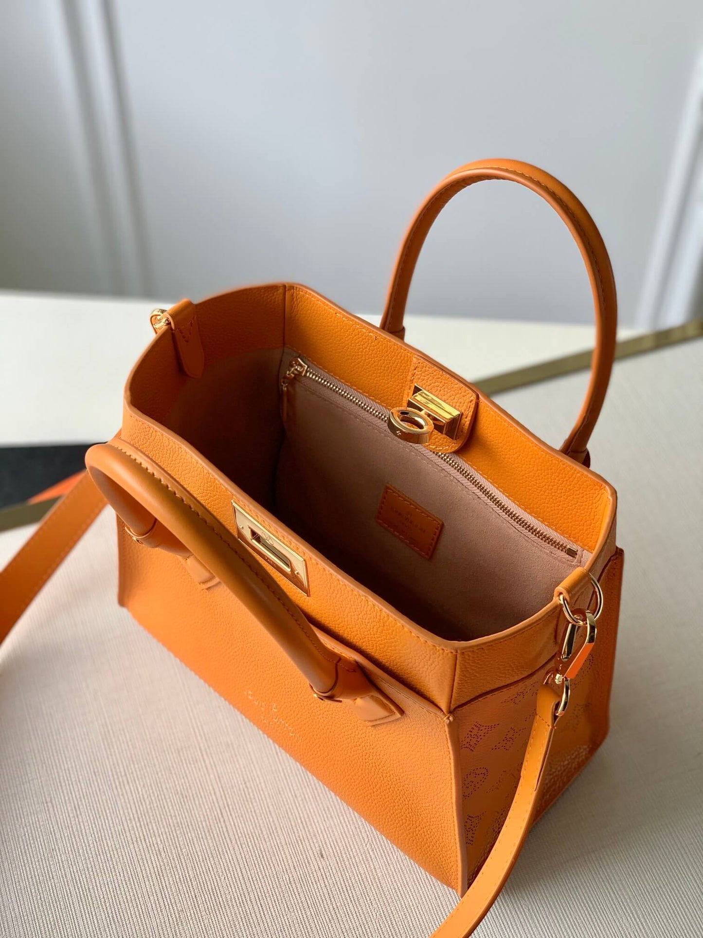 M57728 ON MY SIDE PM Monogram 25cm orange