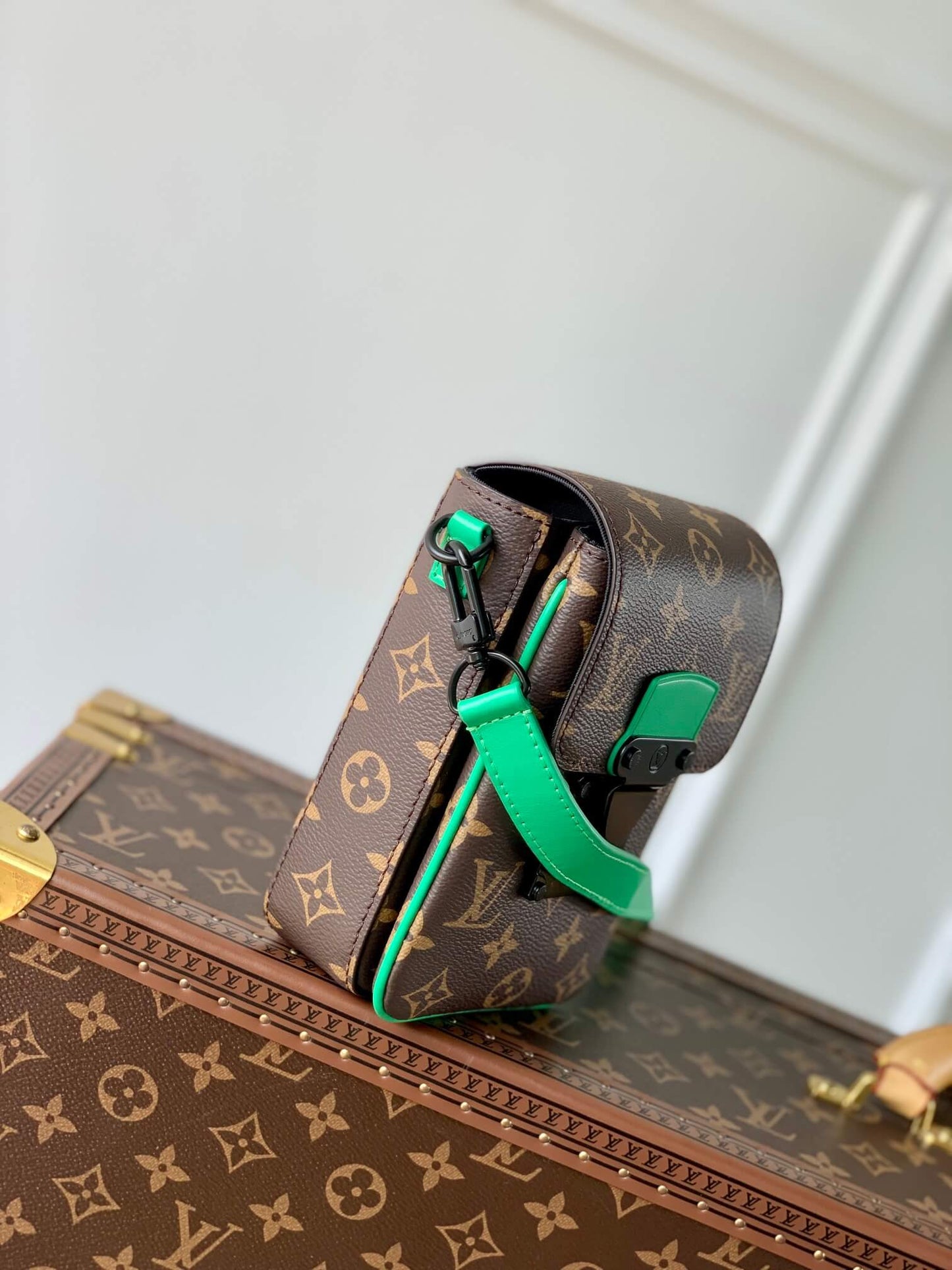 M81522 S-Lock Vertical Wearable green calfskin Monogram Macassar 12CM