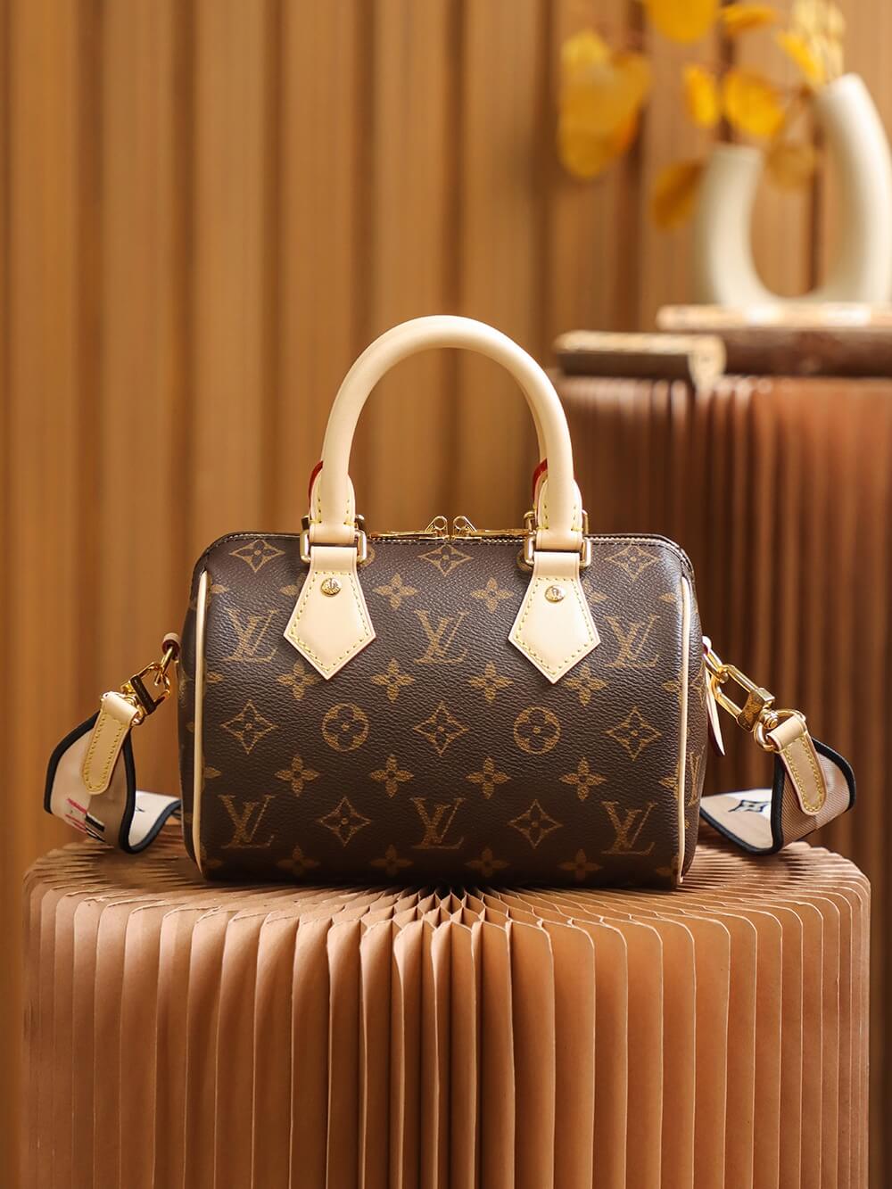 mini speedy monogram