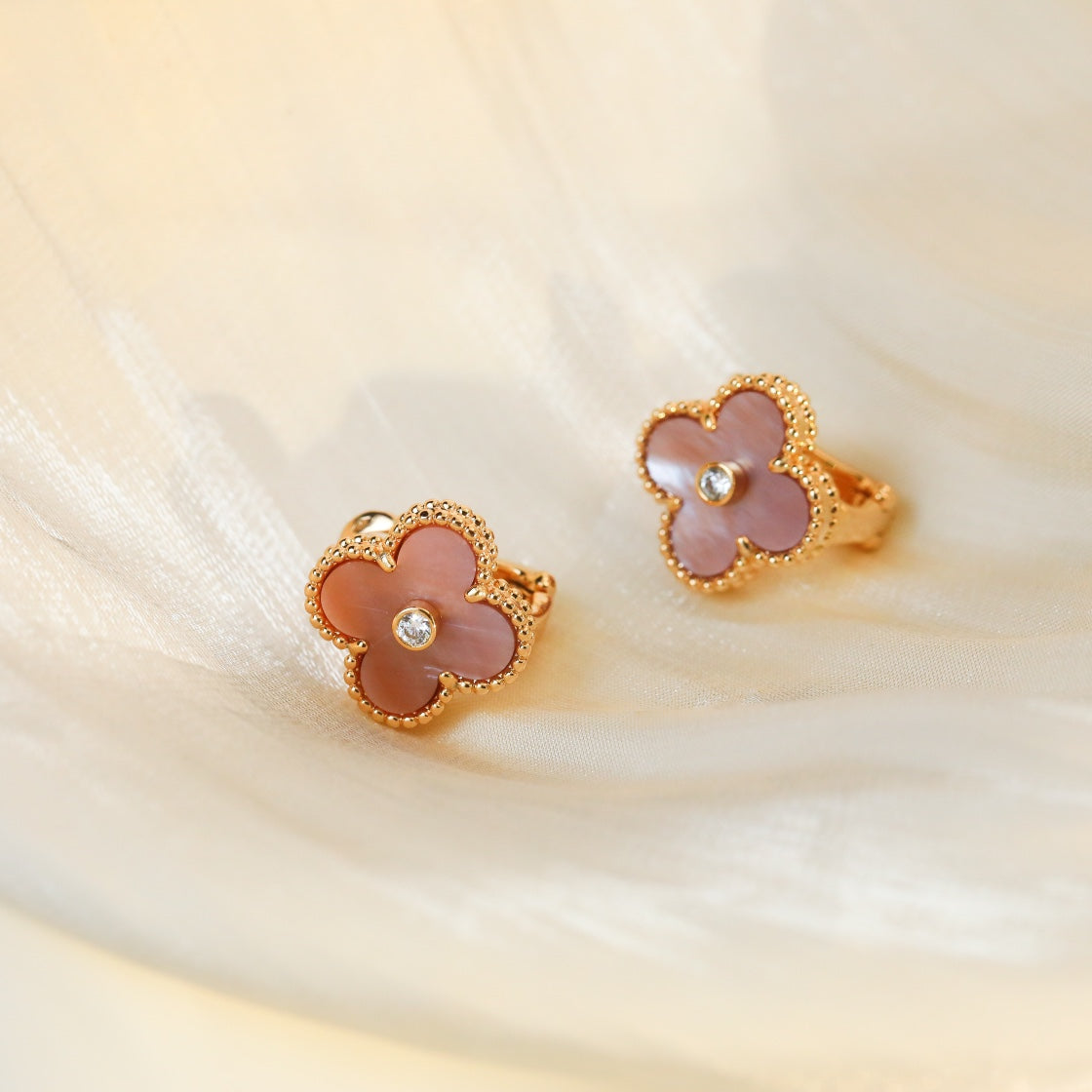 Advanced and personalized four leaf clover studded with diamond Fritillaria earrings EH13168A52