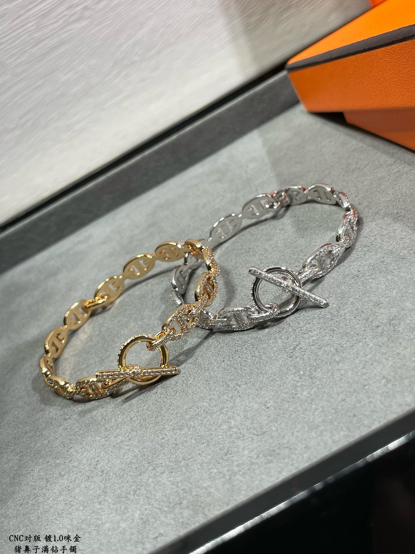 Classic full diamond pig nose bracelet, niche fashion versatile bracelet SL13168A12