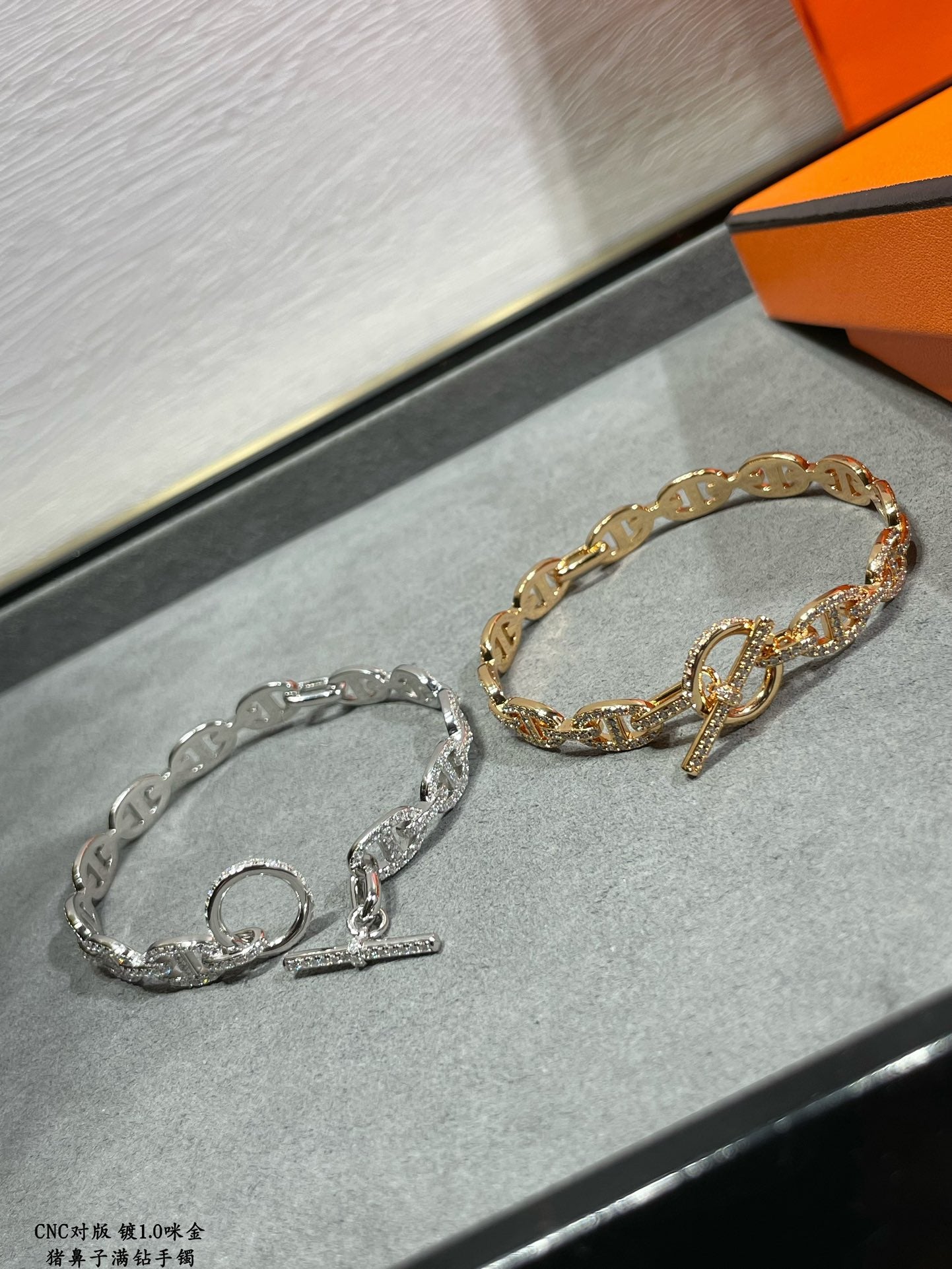 Classic full diamond pig nose bracelet, niche fashion versatile bracelet SL13168A12