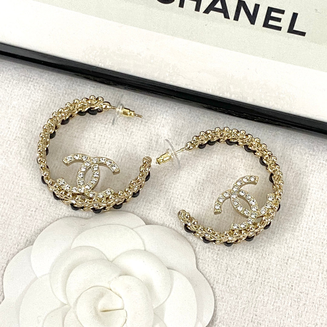 Chanel's new hollow double C earrings EH13168A60