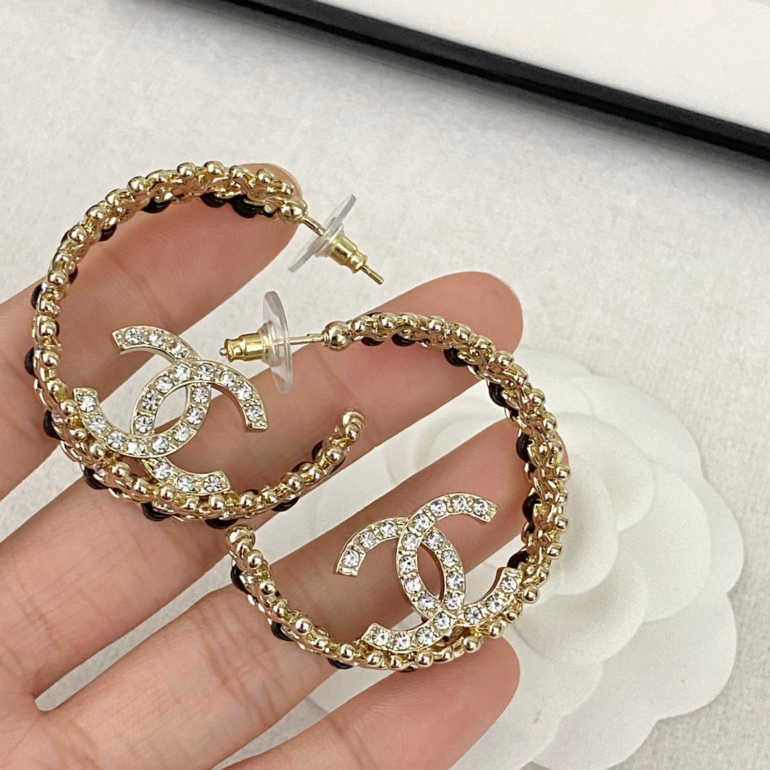 Chanel's new hollow double C earrings EH13168A60