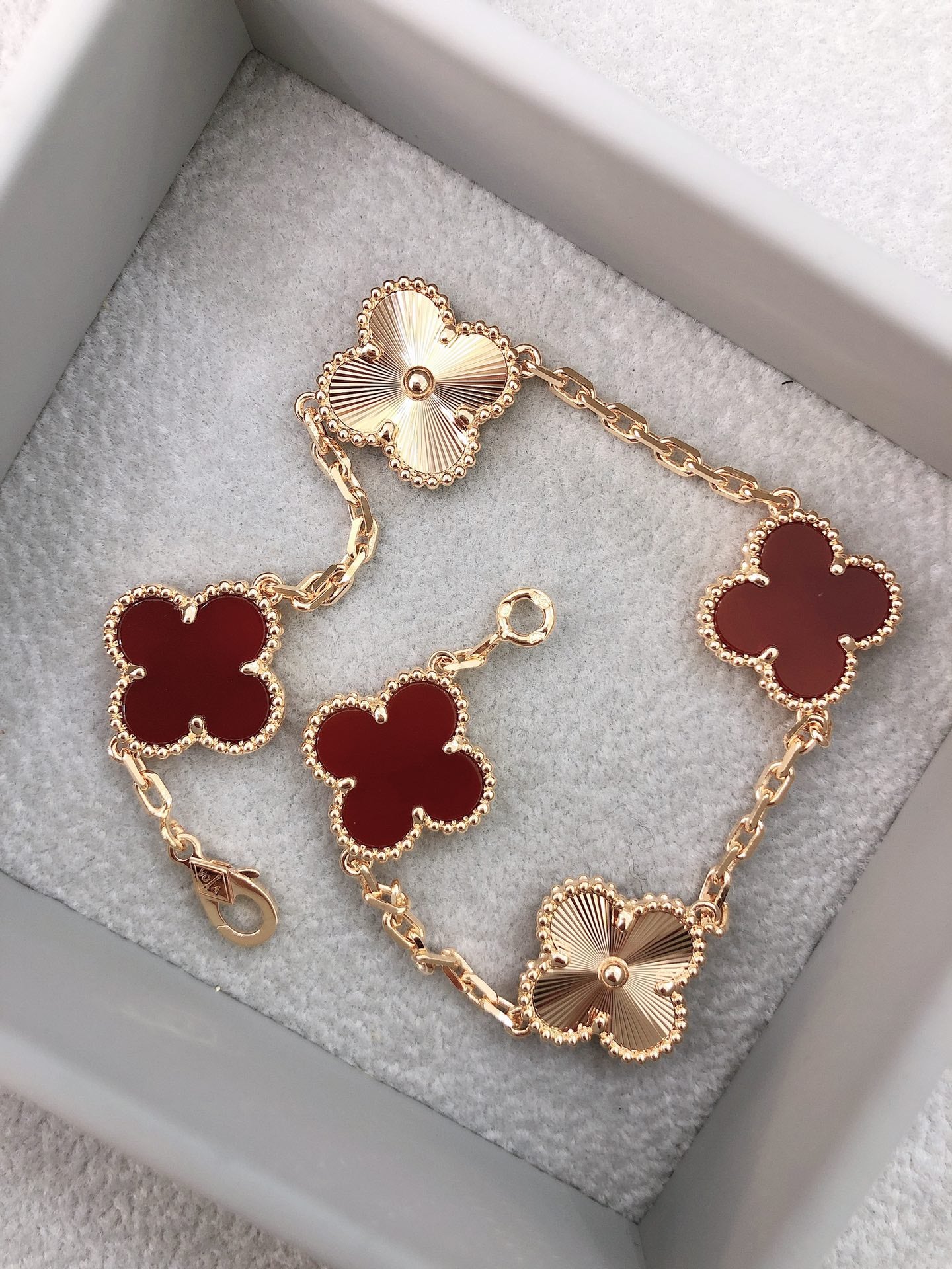 Red Clover Five Flower Rose Gold Light Luxury Bracelet SLA20