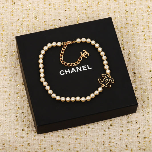 Double C resin pearl necklace XLA358