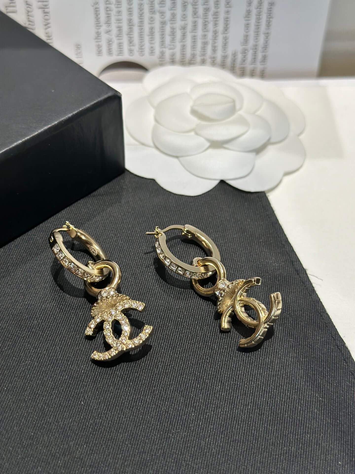 Earrings 2023 New Gold Double C Full Diamond Style Versatile Ear Buckle EH14359C1