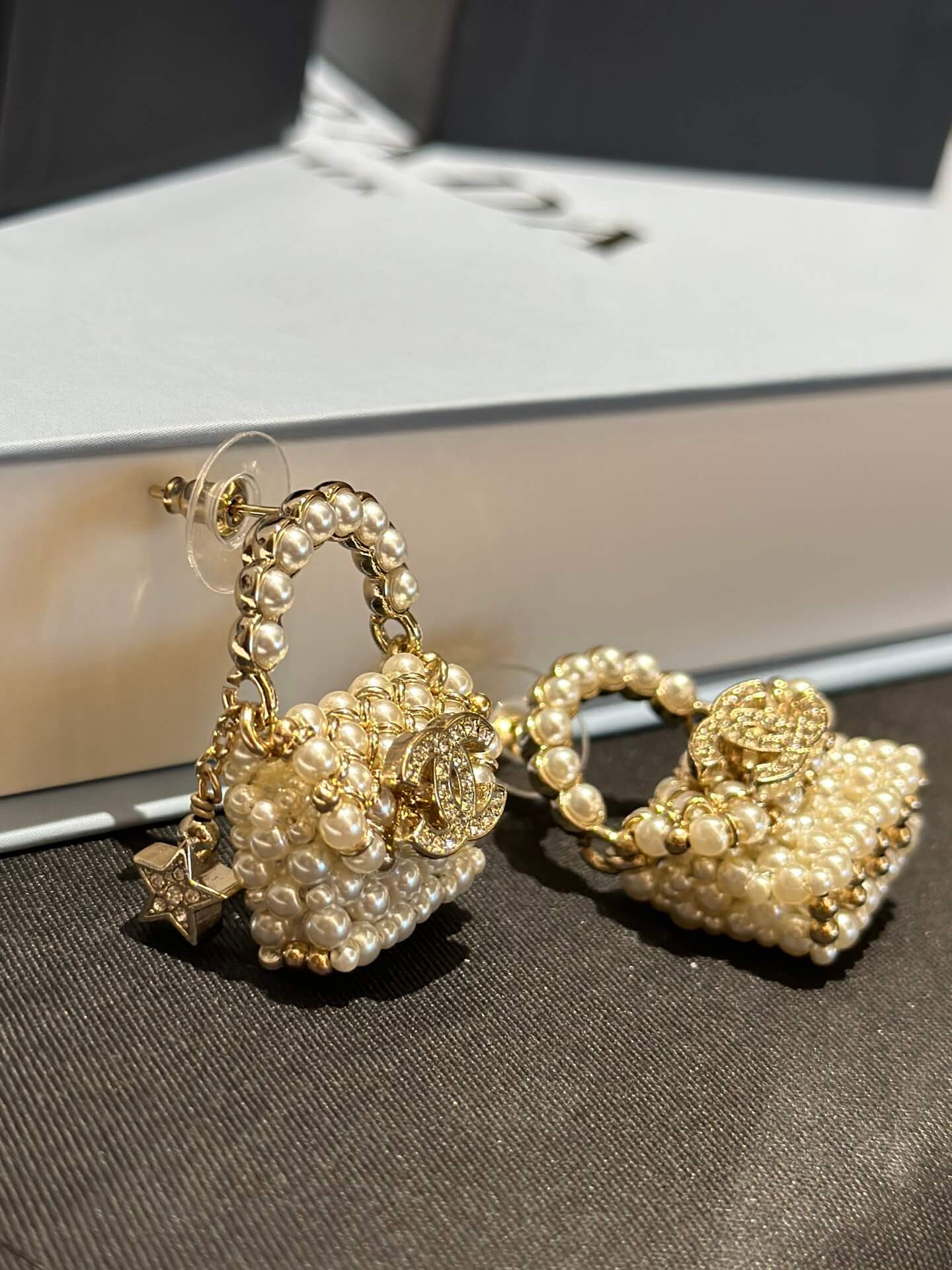 Chanel's New Pearl Woven Bag Star Double C Earrings EHC3