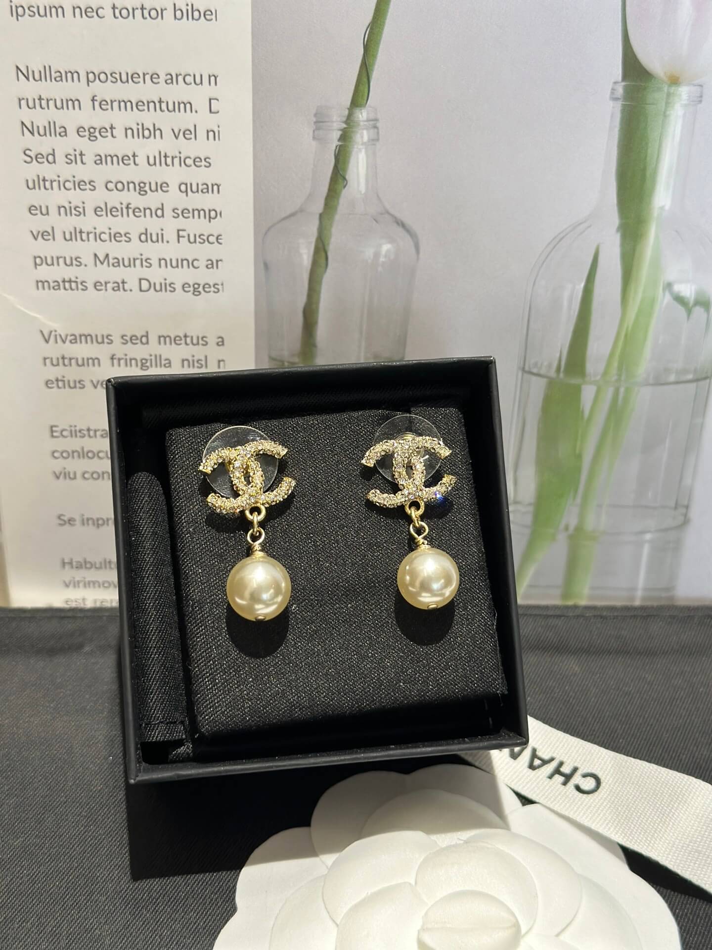 Chanel's high-end sense niche new trendy pearl pendant earrings EHC2