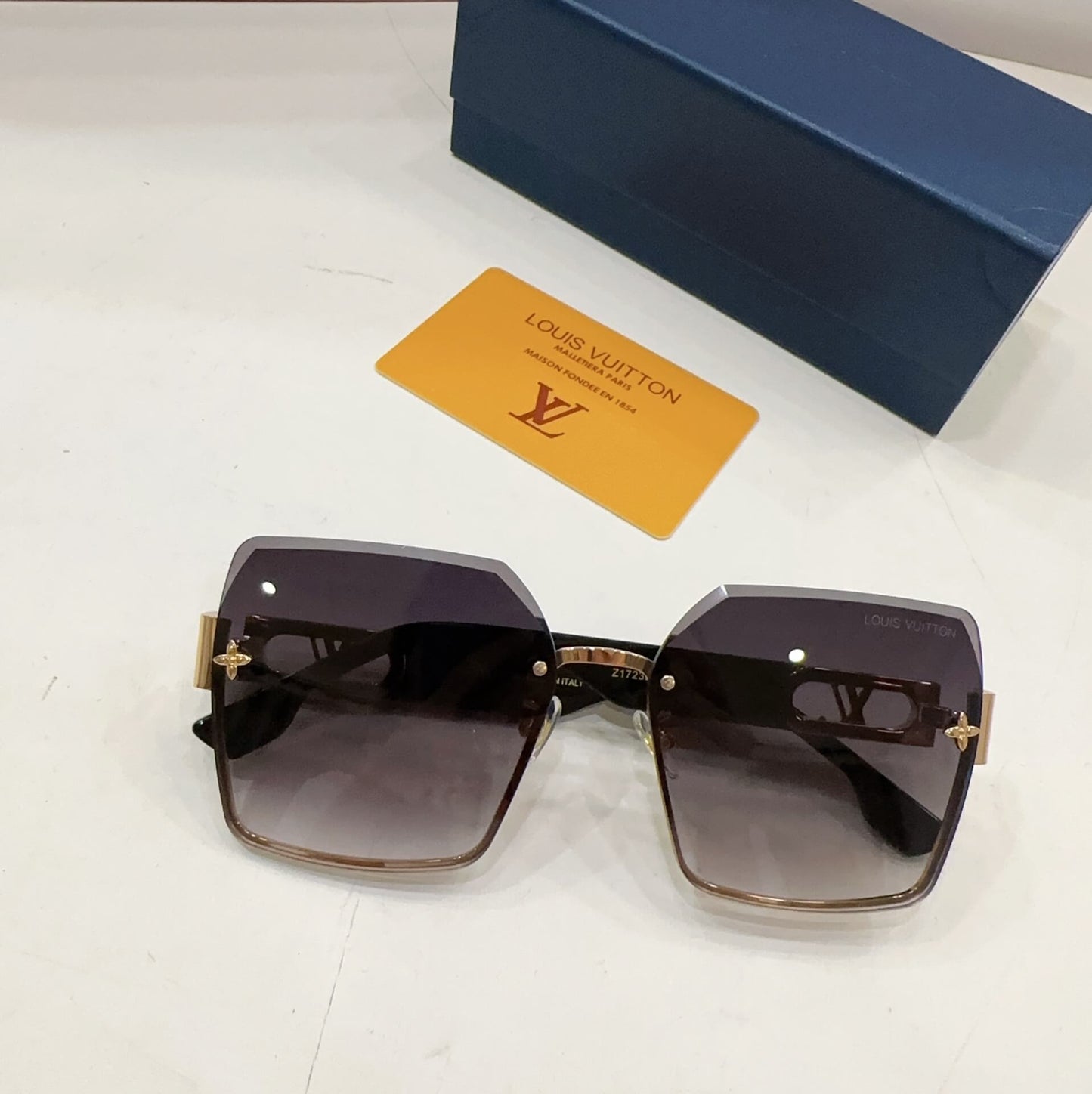 Louis Vuitton square large frame premium sunglasses with UV protection YJB8