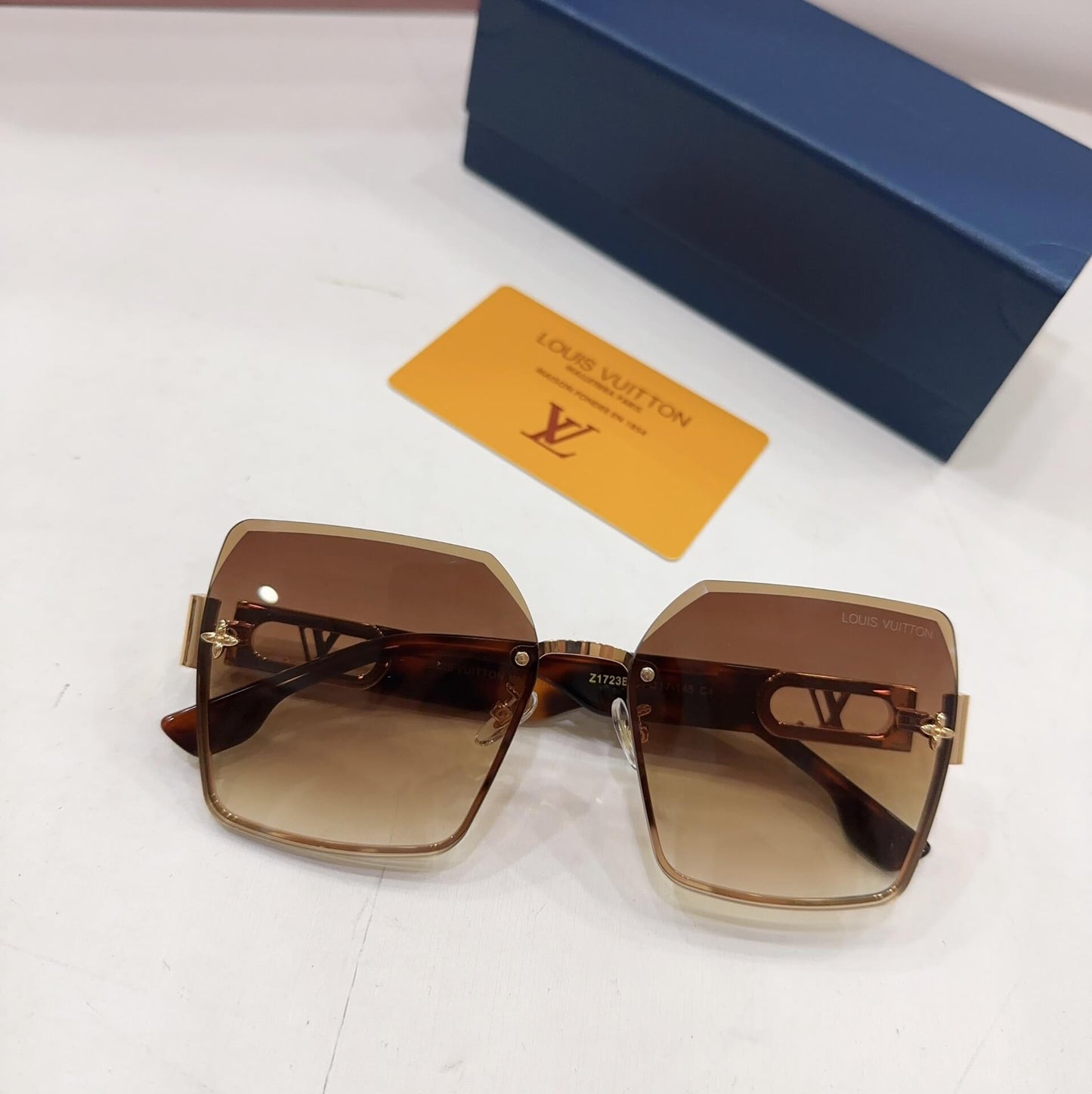 Louis Vuitton square large frame premium sunglasses with UV protection YJB8