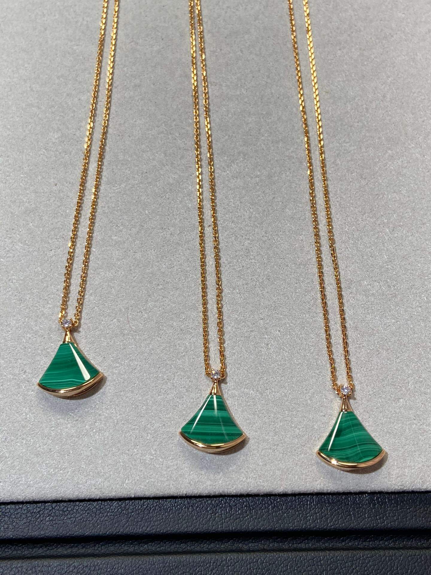 VCA Diva Necklace Malachite with Diamonds Green Heart ML-31160260