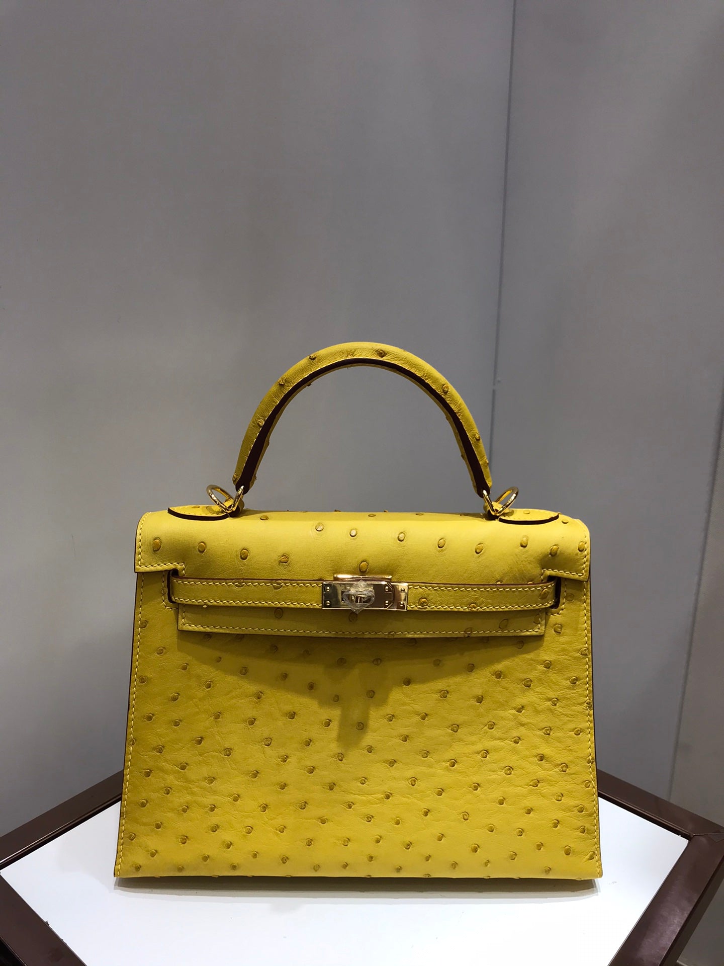 kelly bag 25 yellow ostrich leather